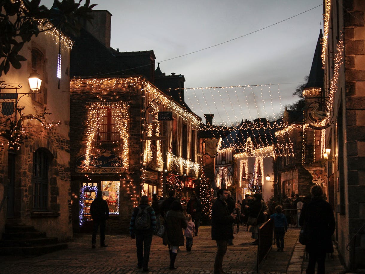 Village Illuminé Noel Ile De France Rochefort En Terre L Equivalent Francais Du Village Du Pere Noel Detours En France Village Illuminé Noel Ile De France Rochefort En Terre L Equivalent Francais Du Village Du Pere Noel Detours En France
