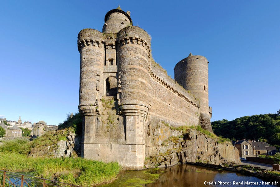 Le château de Fougères, gardien de Bretagne - Détours en France