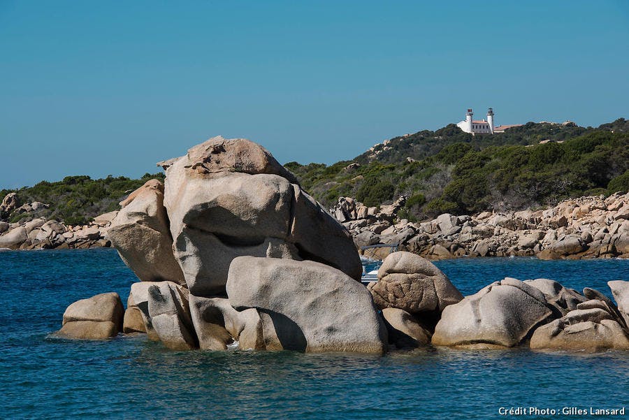 media-element file-default lazy Phare de Senetosa
