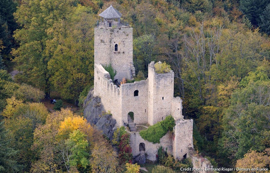 Le château du Bernstein, à Dambach-la-Ville 