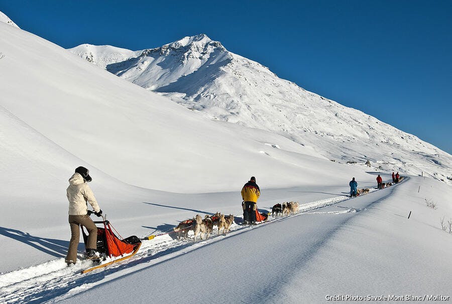 10 Activités Dhiver Incroyables à Faire à La Montagne En