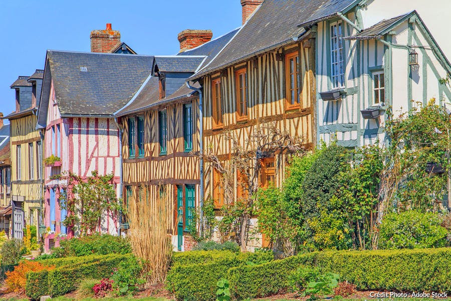 Les plus beaux villages de Normandie Det_bec_hellouin_adobestock_265362283