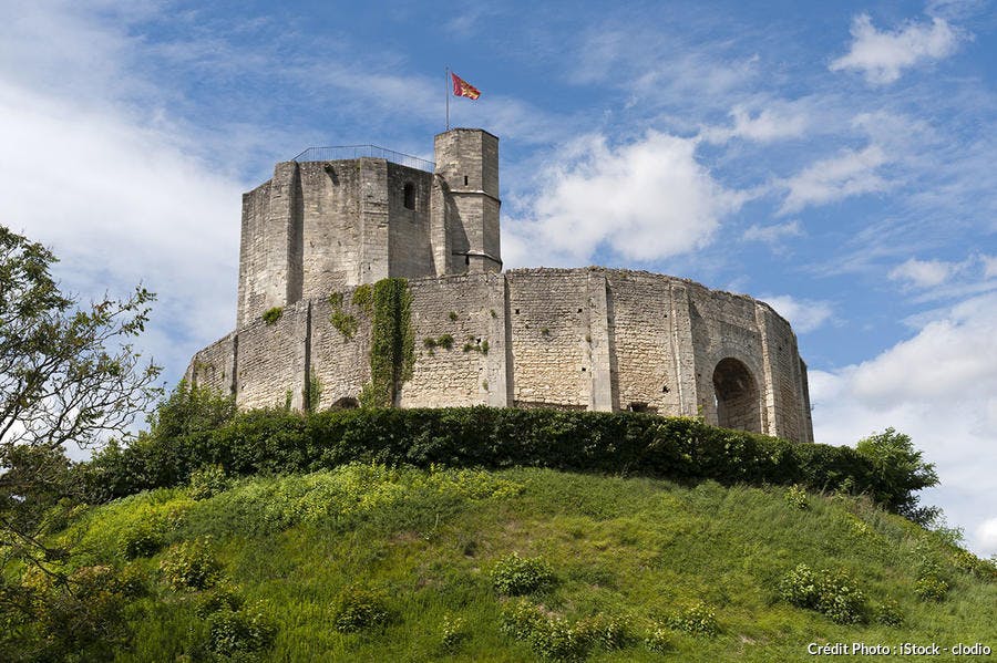 Forteresse De Gisors L Enigme Du Tresor Cache Des Templiers Detours En France
