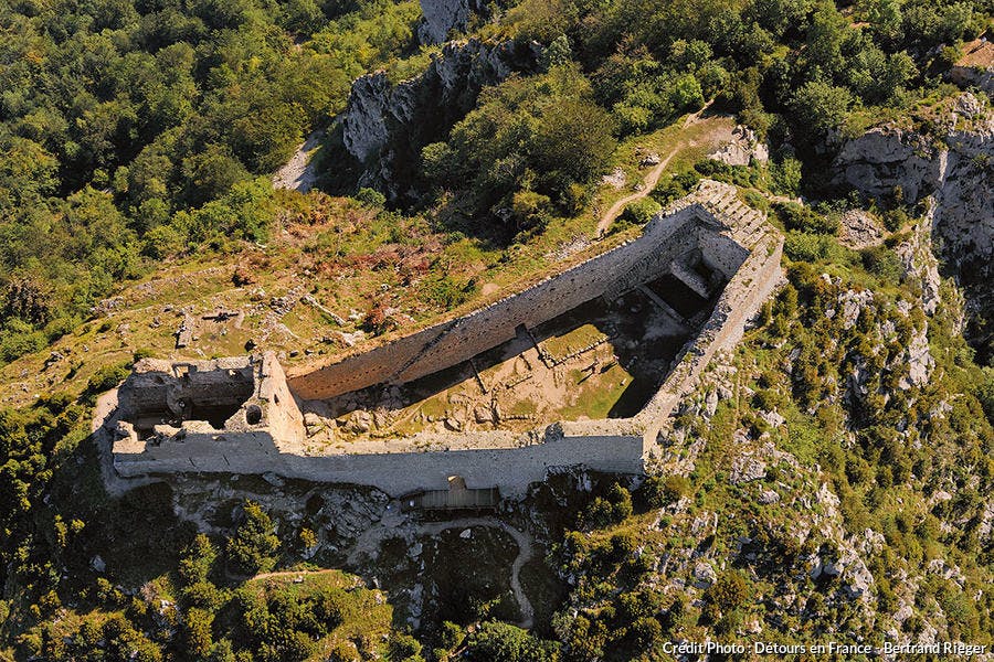 Château de Montségur le château cathare imprenable ? Détours en France Château de Montségur le château cathare imprenable ? Détours en France