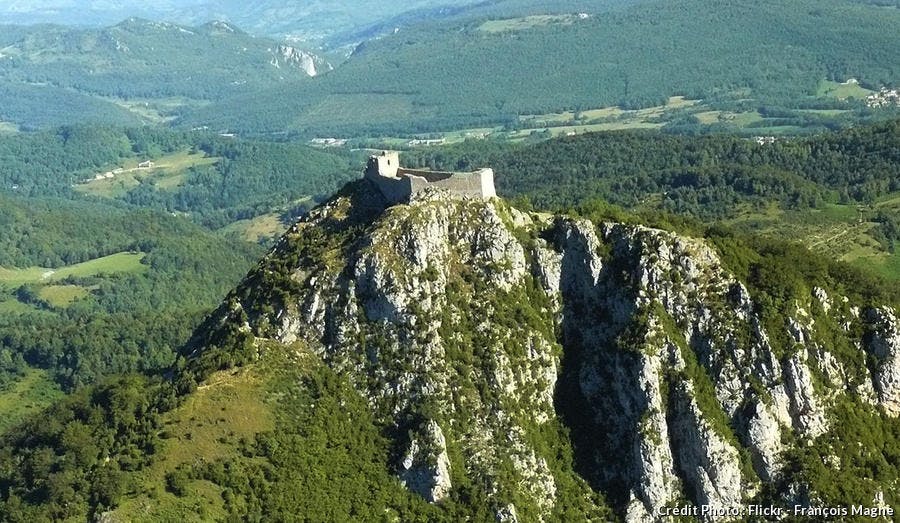 Chateau De Montsegur Le Chateau Cathare Imprenable Detours