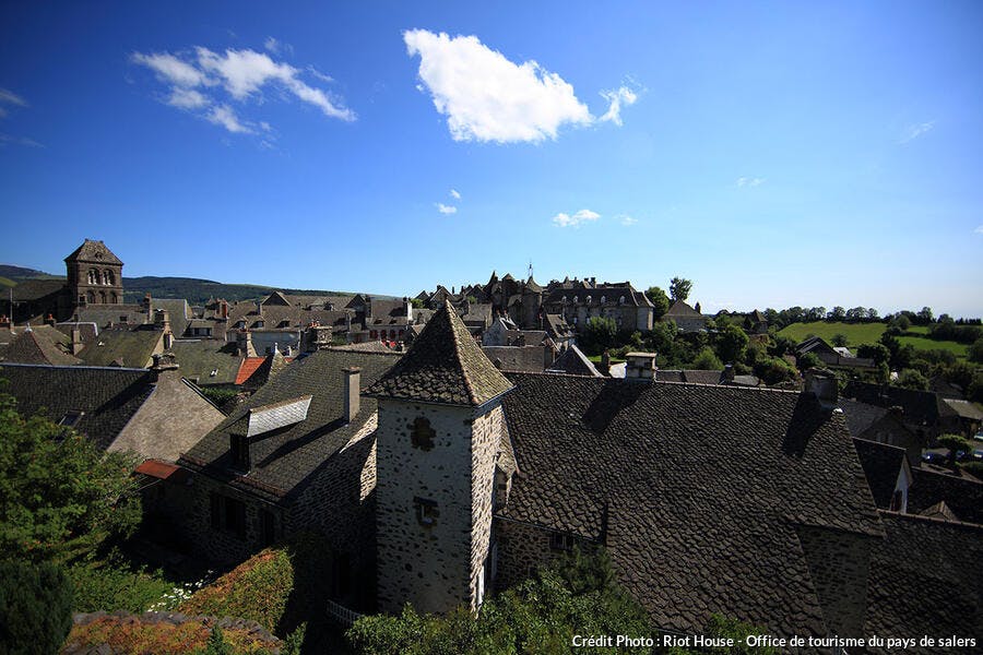 Salers, un tempérament volcanique - Détours en France