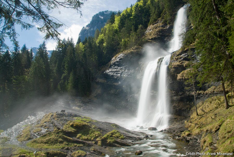 Les 10 cascades de France les plus extraordinaires ! Dt-cascade-du-rouget3cfrank-miramandweb