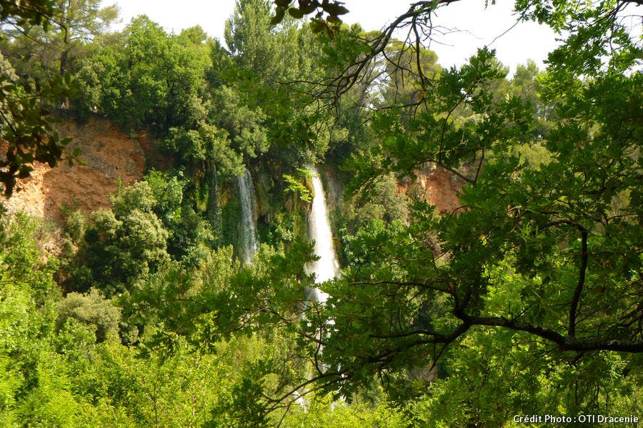 Les 10 cascades de France les plus extraordinaires ! Dt-cascade-sillans-oti-dracenieweb