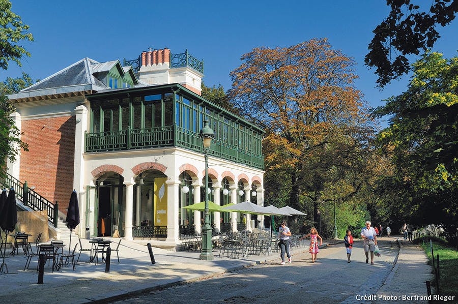 Buttes-Chaumont / Tip voor Parijs: ontdek het schitterende Parc des Buttes ... Buttes-Chaumont / Tip voor Parijs: ontdek het schitterende Parc des Buttes ...