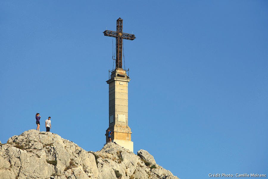 Sainte-Victoire : &agrave; l'assaut de la dame blanche - D&eacute;tours en France