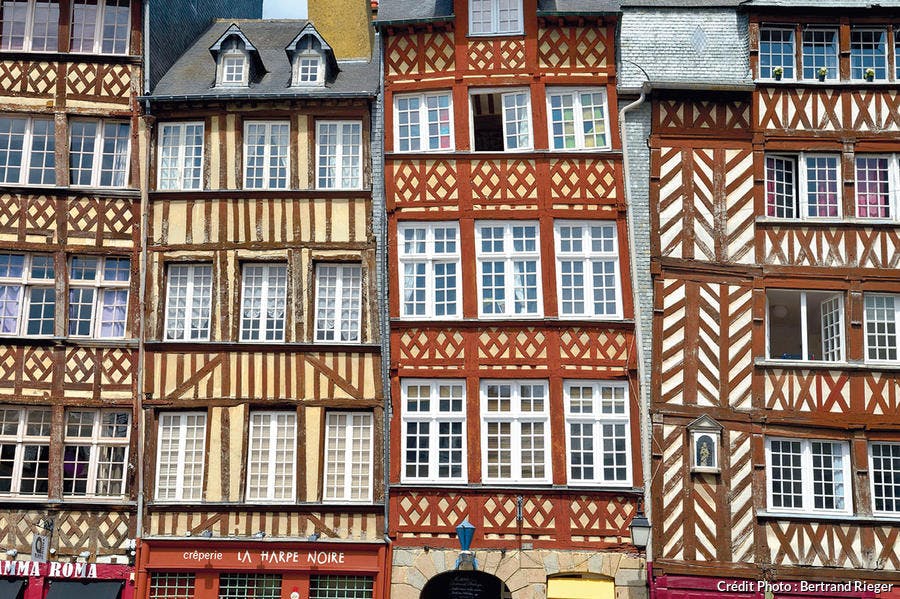 https://i-det.unimedias.fr/sites/art-de-vivre/files/styles/large/public/dt166_rennes_colombages1_br.jpg