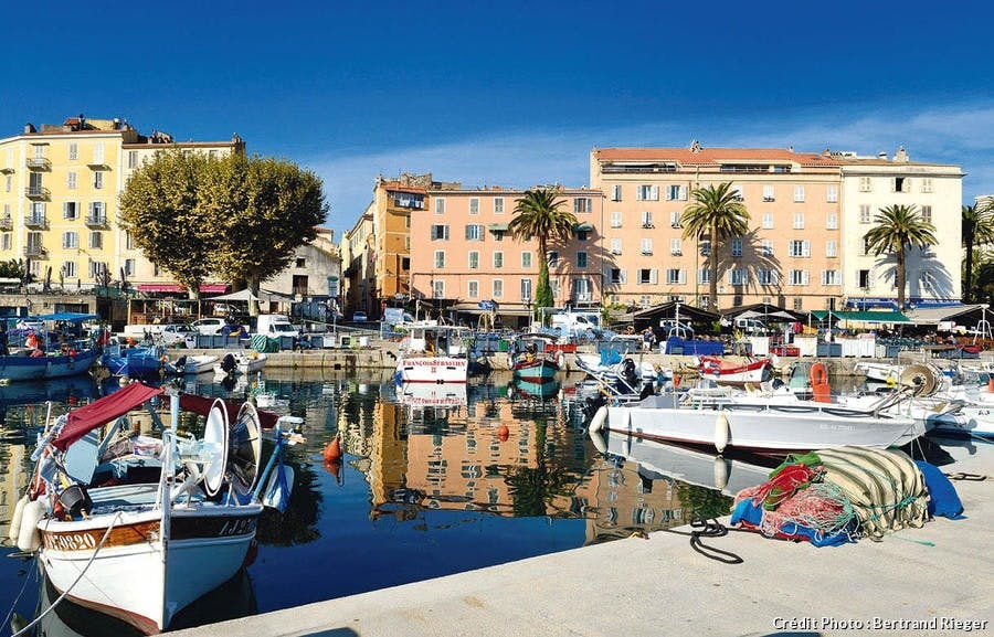 Le top 20 des plus beaux ports de France Dt168_ajaccio_port_peche_br_1