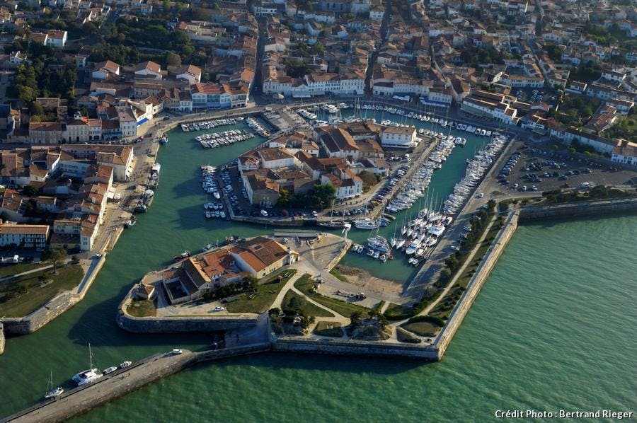 media-image media-element file-media-large lazy Saint-Martin de Ré et ses fortifications Vauban