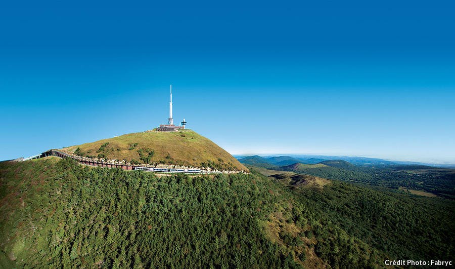 Puy De Dome Un Train Vers Le Domaine Des Dieux Detours En France