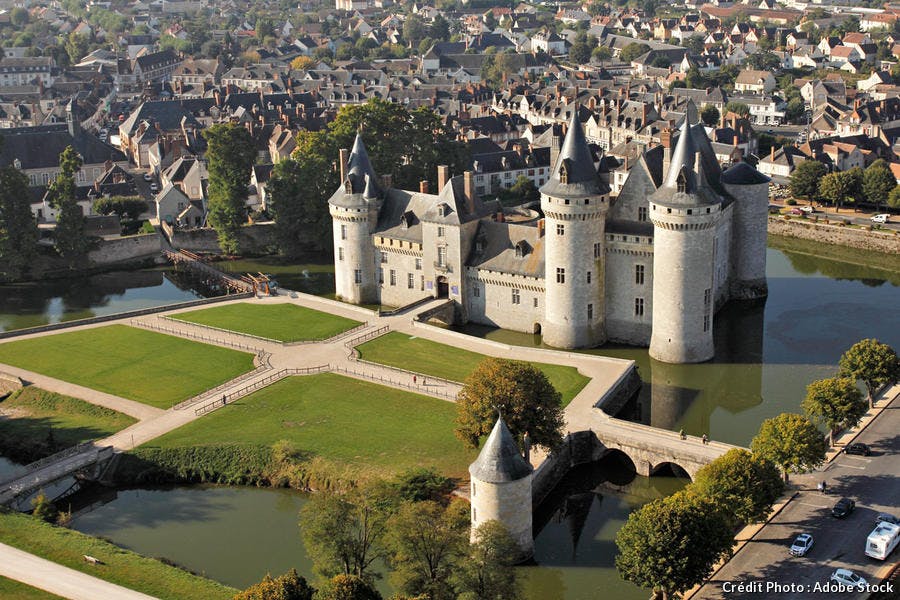 Les plus beaux châteaux de la Loire à visiter absolument Sully-sur-loire