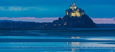 Le Mont-Saint-Michel de nuit 