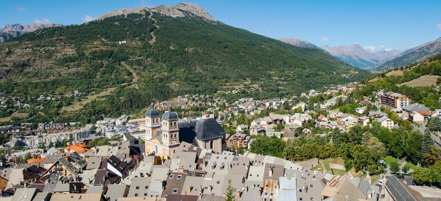 Vue sur la vieille-ville de Briançon depuis le sommet du fort du château
