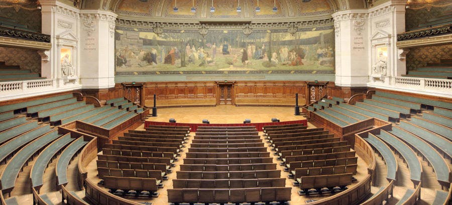 Grand amphithéâtre de l'université de la Sorbonne, à Paris